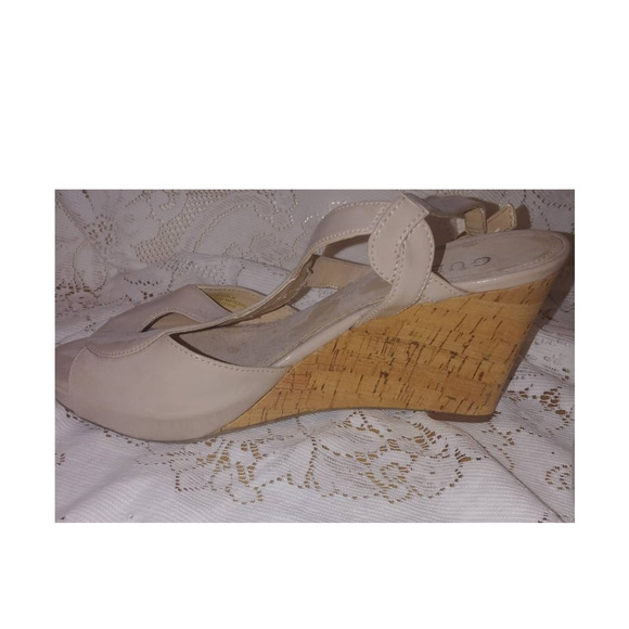 Guess WGPreslie Peep Toe Cork Wedge Sandals Sz. 8.5 - Picture 2 of 6